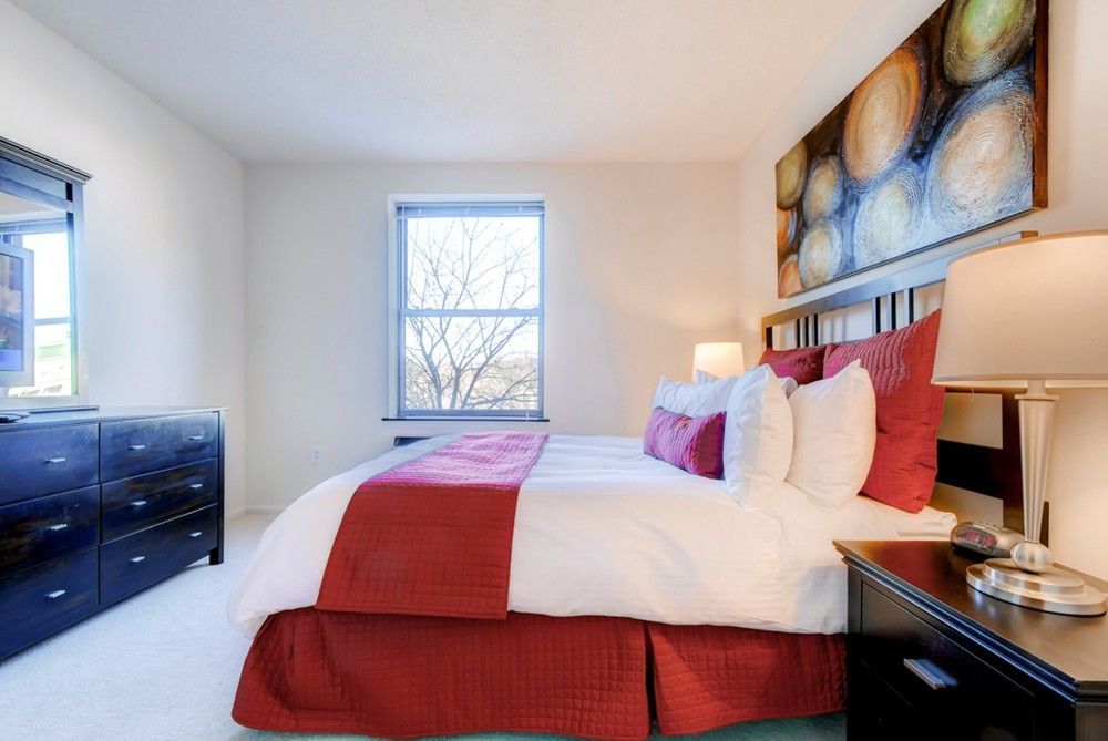 Global Luxury Suites At Downtown Mountain View Eksteriør billede